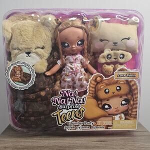 Na! Na! Na! Surprise  Teens Slumber Party 11' Lara Vonn NEW